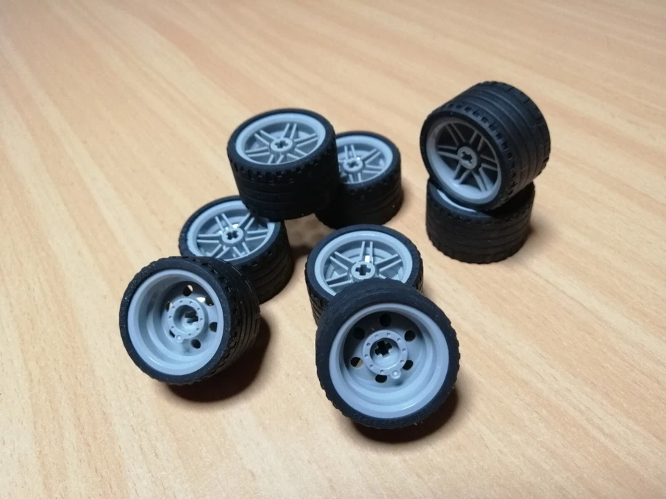 LEGO Technik 8 Stück Reifen 37 x 22 hellgraue Felge / Technic - Bild 4 von 4