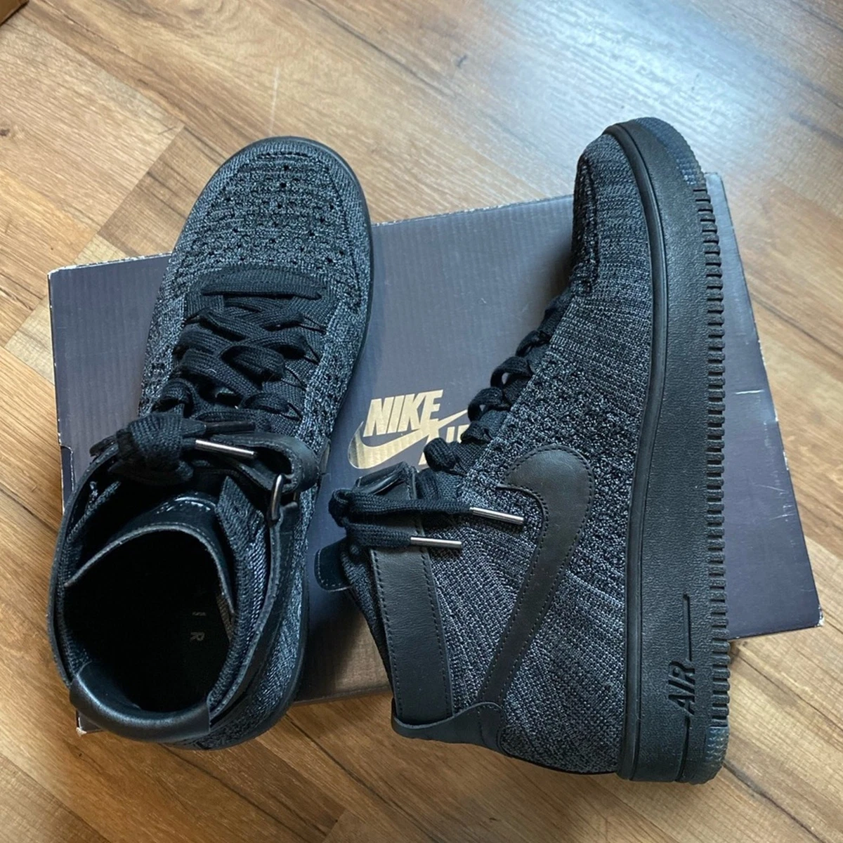 Preços baixos em Nike Air Force 1 Ultra Flyknit Mid Black | eBay