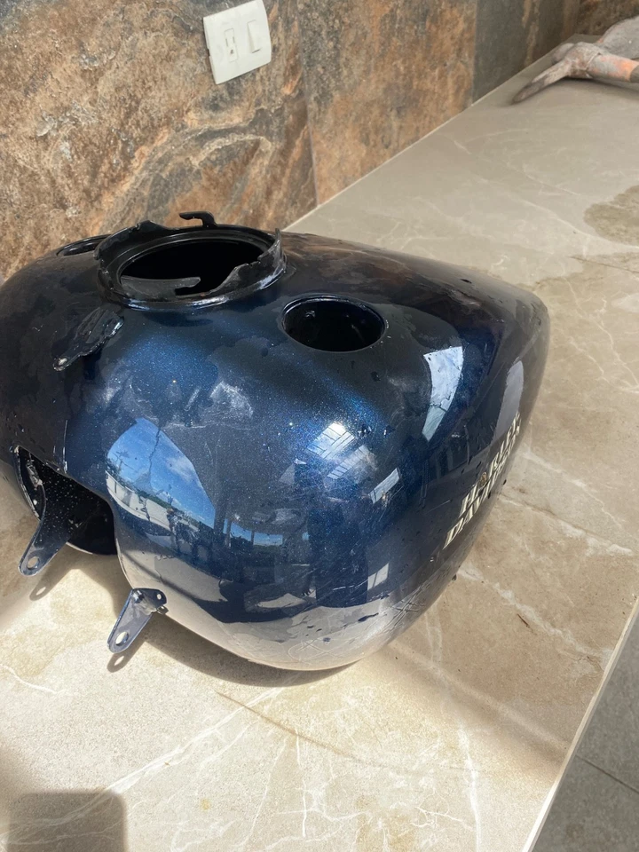 Harley-Davidson Freewheeler FLRT 2019 tanque de combustible de gasolina | Se adapta a 2017-2023 Foto 3 de 4