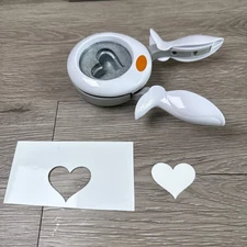 Fiskars - Heart Paper Punch - Approx 1 1/4” x 1”