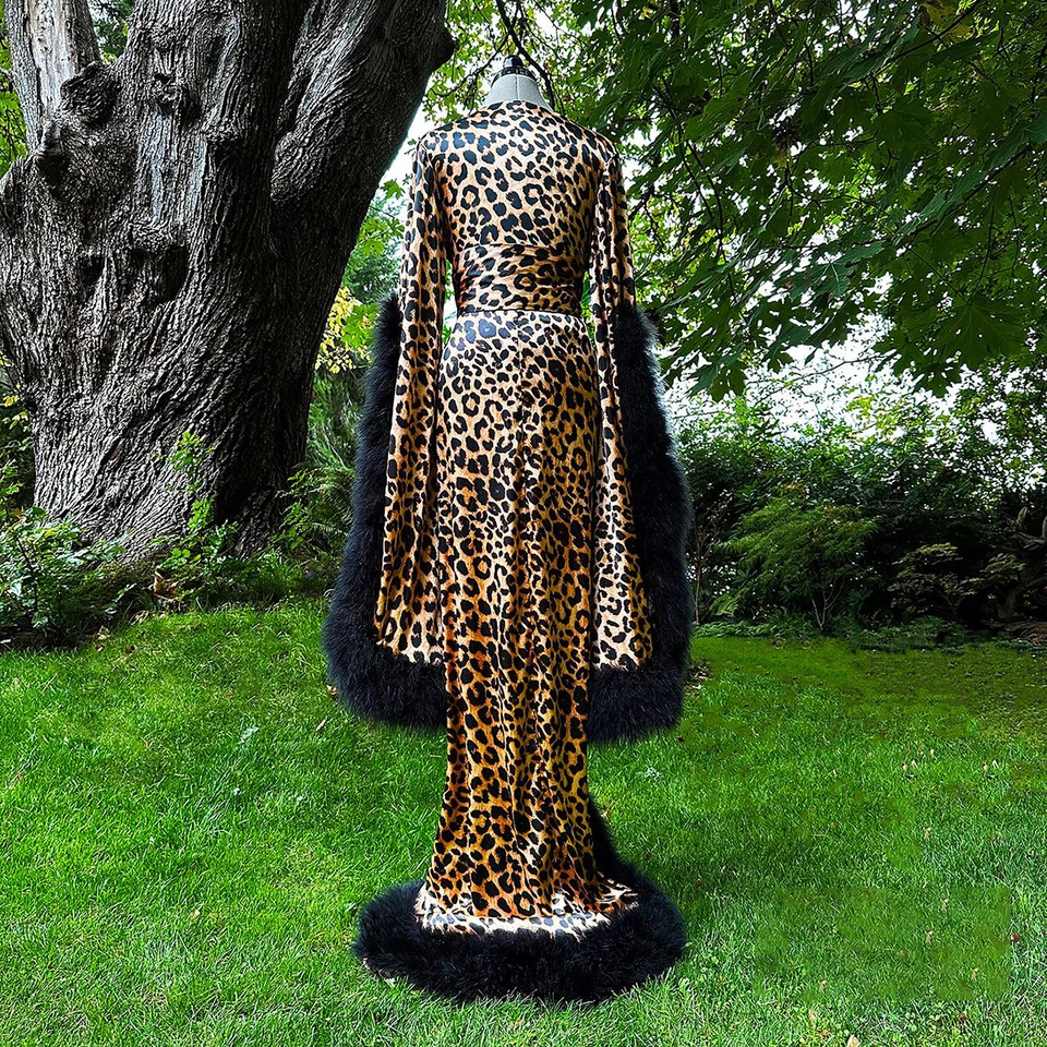 Ladies Bathrobe Fashion Leopard Print Plus Fur Decorative Bathrobe Dress Custom - Image 3 of 4