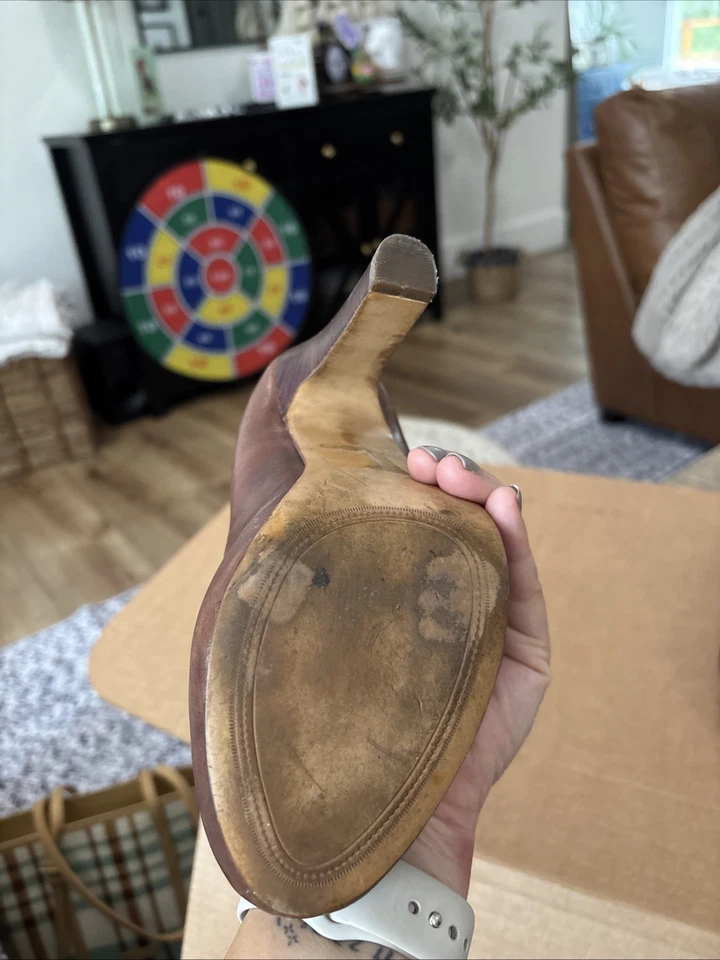 También tacones de cuero Foto 3 de 4