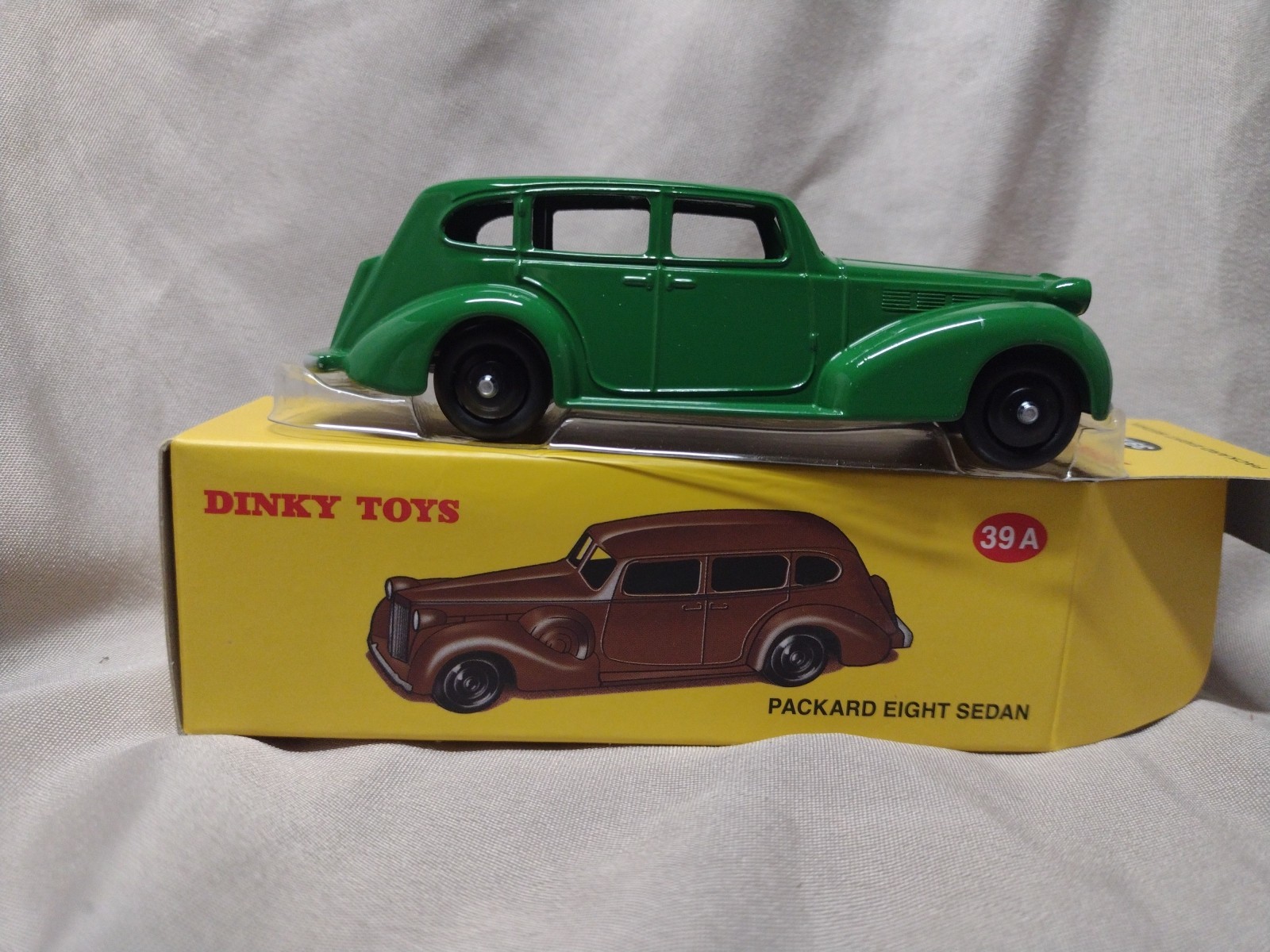 Dinky 39a, Packard Super 8 Tourer - Free Price Guide & Review
