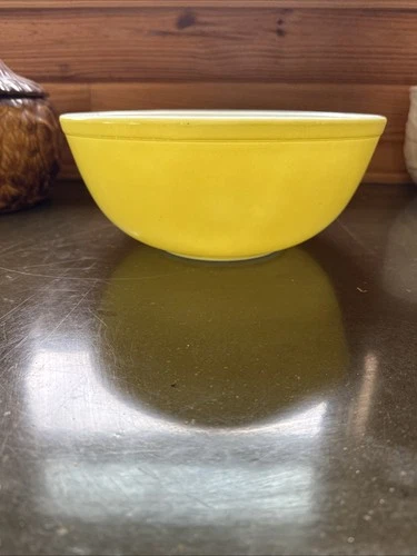 Vintage PYREX YELLOW Large Primary Nesting Mixing Bowl #404 • 4 Qt 10-1/2” USA