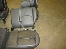 10 MARINER LEFT REAR SEAT GRAY LEATHER 243154