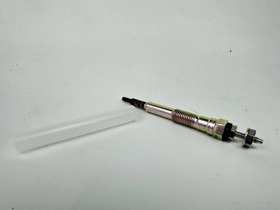 Toyota OEM MONTAJE ENCHUFE BRILLO 1985067030 (19850-67030) Foto 2 de 4