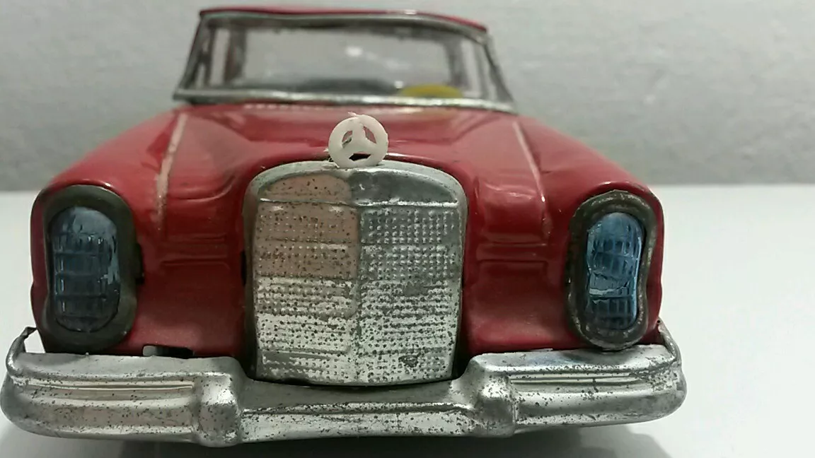 VINTAGE TIN TOY MERCEDES BENZ JAPAN 1950 s BATTERY OPERATED REMOTE