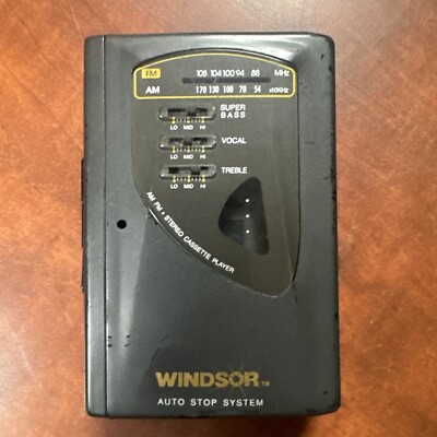 Vintage House Of Windsor CS800 Portable AM/FM Stereo Cassette Player Walkman