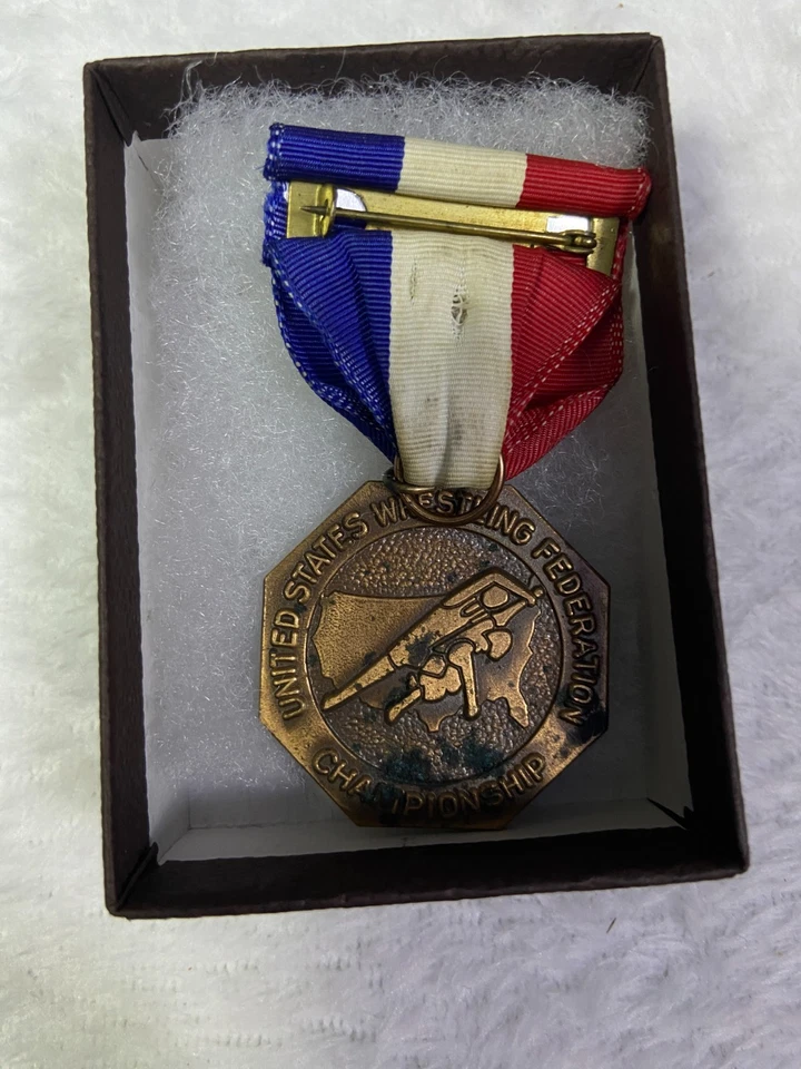 Cinta metálica vintage premio Campeonato Federación de Lucha de los Estados Unidos Foto 2 de 2