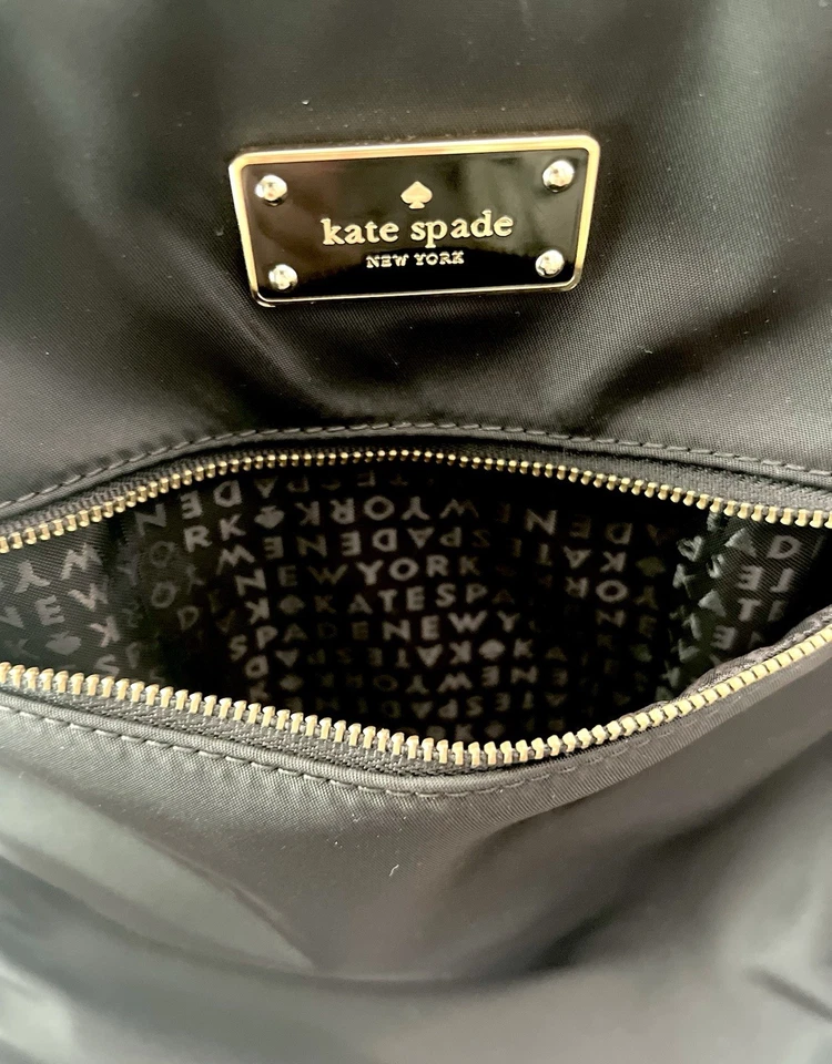 Mini mochila feminina KATE SPADE preta de náilon - Imagem 4 de 4