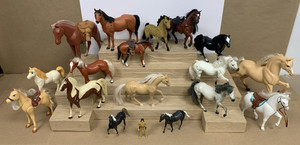 Vintage 17pc Model Horse Lot Hartland Breyer Lanard Mattel Marx Blue Box & More