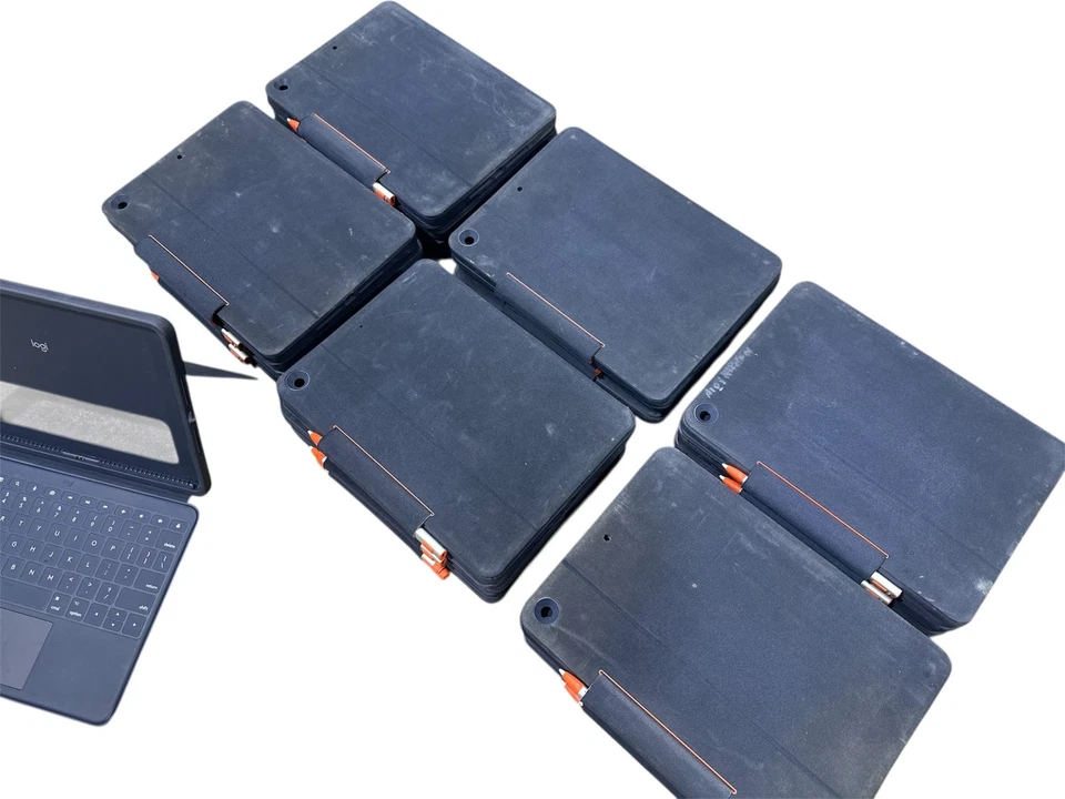 LOTE MIXTO DE 32x LOGITECH COMBO RESISTENTE 3 Teclado ZAGG Folio Fundas iPad 7/8/9 Gen Foto 4 de 4