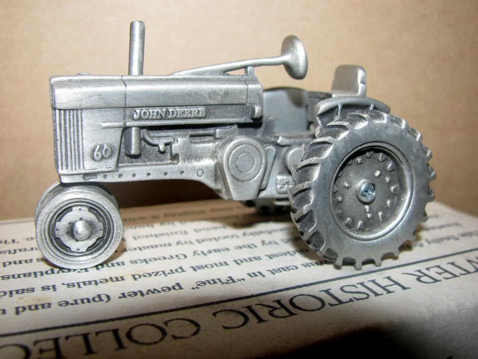 2-цилиндровый 60-цилиндровый трактор John Deere 1:43 спецификация литая оловянная игрушка JDM-003 1990-е jd - Изображение 4 из 4