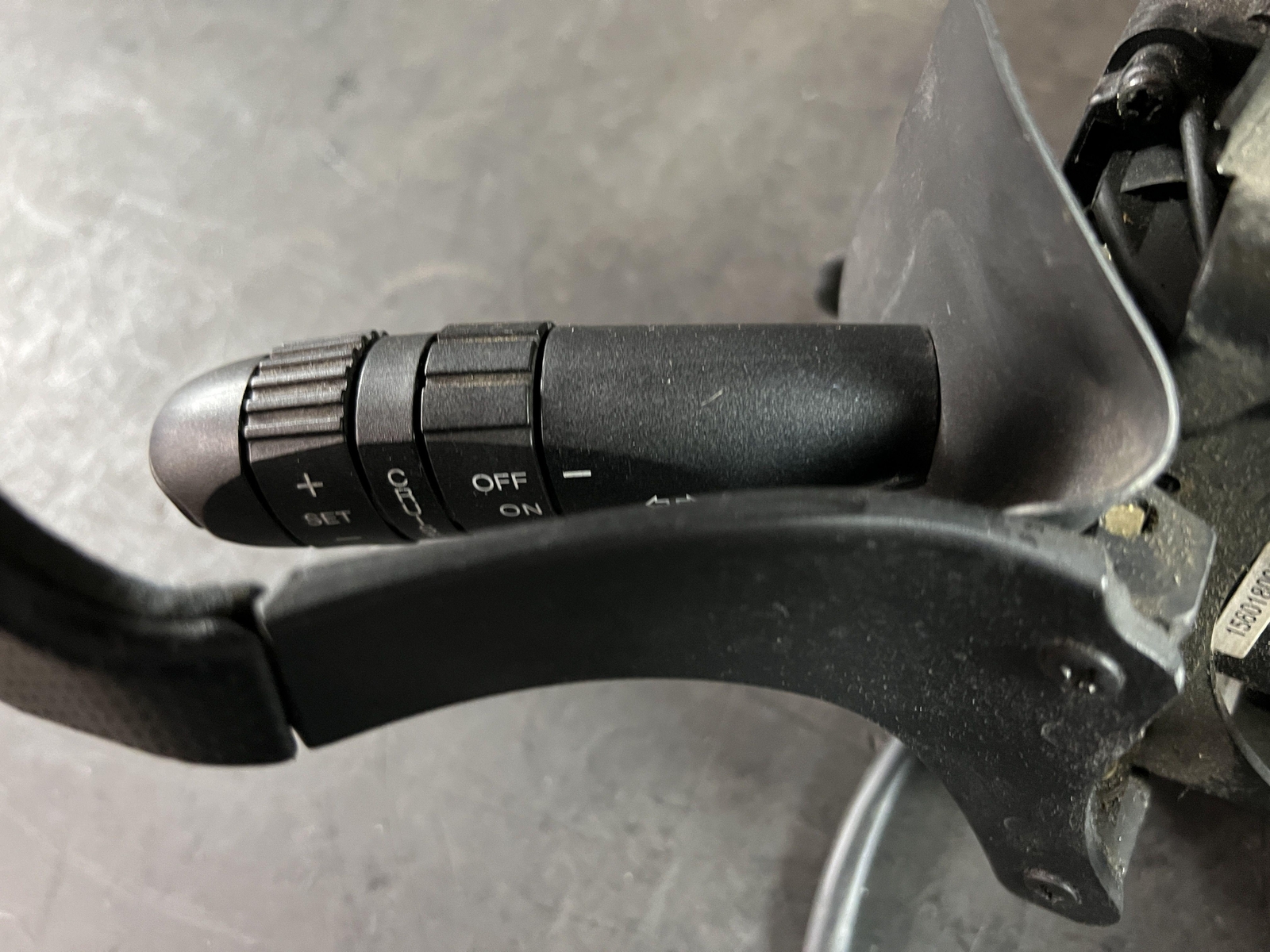 02-06 MASERATI SPYDER STEERING COLUMN W/ PADDLE SHIFTERS & KEY