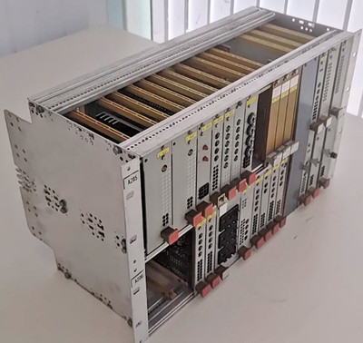 Industrie Steuerungsrack Baugruppenträger mit Modulen SPS/PLC System 19'' Rack