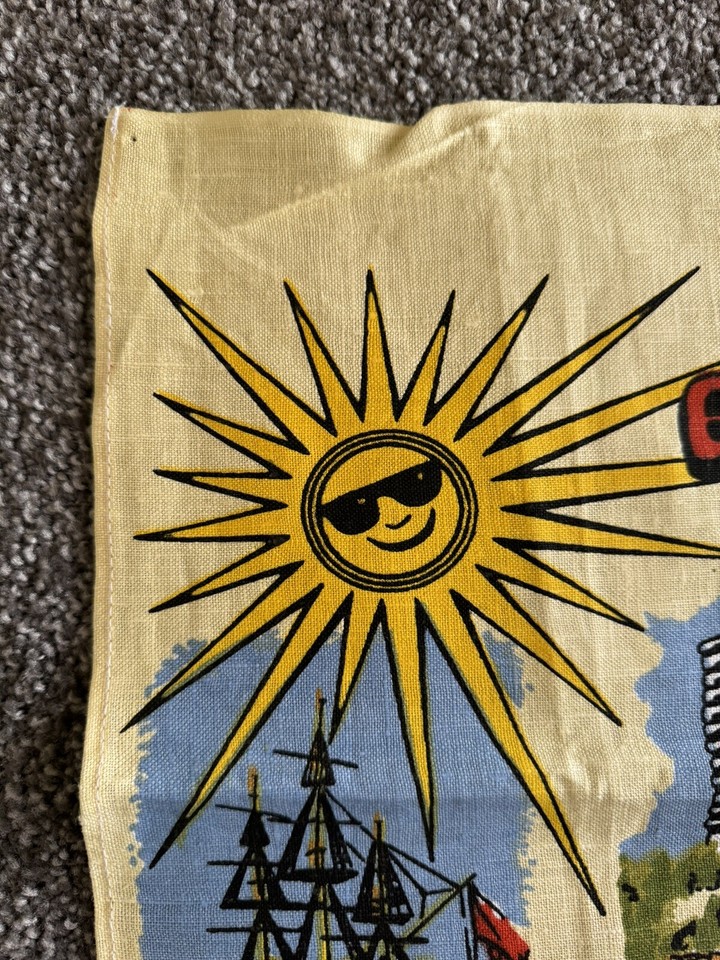 Vintage GOLD COAST QLD Landmark Souvenir Pure Linen Tea Towel