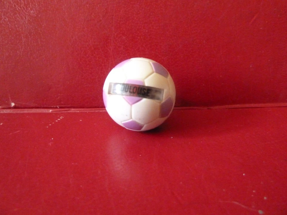 ANCIEN PIN'S FOOTBALL EQUIPE CHAMPIONNAT DE FRANCE. - Photo 1/1