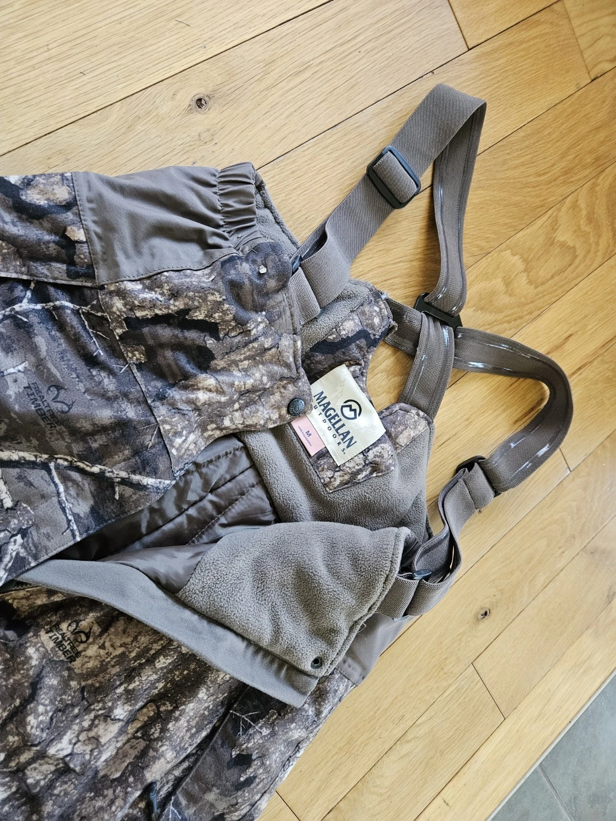 LBN Women's Camo Bib overalls - medium Winter Magellan Outdoors - free ship
Opens in a new window or