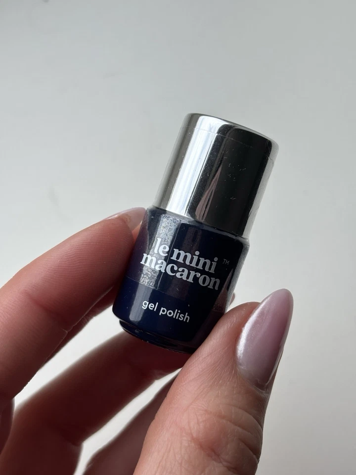NEU! Le Mini Macaron Mini UV Nagellack [Midnight Blueberry] 4ml
