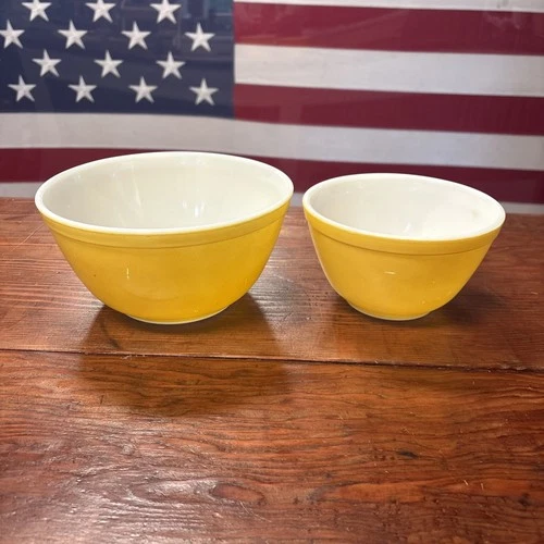 Vintage Yellow Nesting Pyrex Mixing Bowls 401 & 402