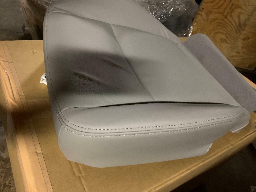 Genuine Nissan Cushion ASSY Front Seat 873007Y761 / 873007y761 OEM for