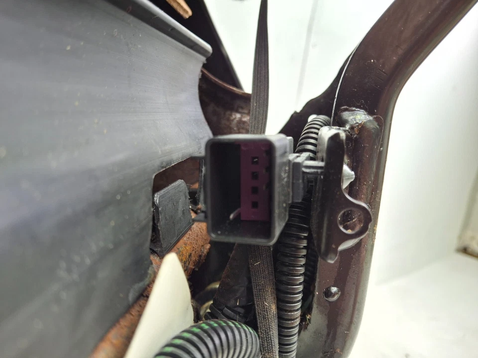 Conjunto de asiento trasero izquierdo Cadillac SRX 2010-2016 3,0 L FABRICANTE DE EQUIPOS ORIGINALES Foto 4 de 4