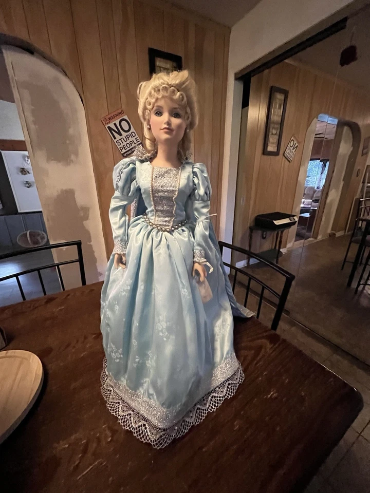 Cinderella Doll - Image 4 of 4
