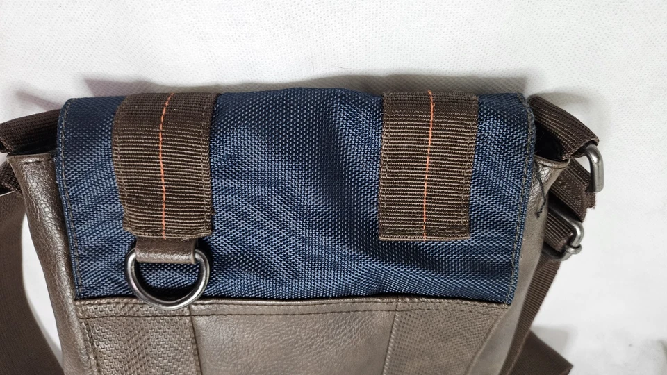 David Bitton Buffalo 邮差包 棕色/海军蓝 斜挎包 男女通用 Murse — 第 2/4 张图片
