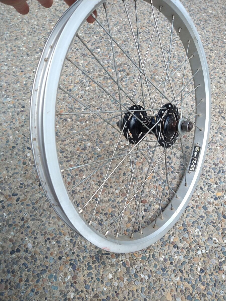Old School BMX 20” FRONT 36H 36 spoke Sun Rim Z25 w/ REDLINE Old School BMX 20” FRONT 36H 36 spoke Sun Rim Z25 w/ REDLINE