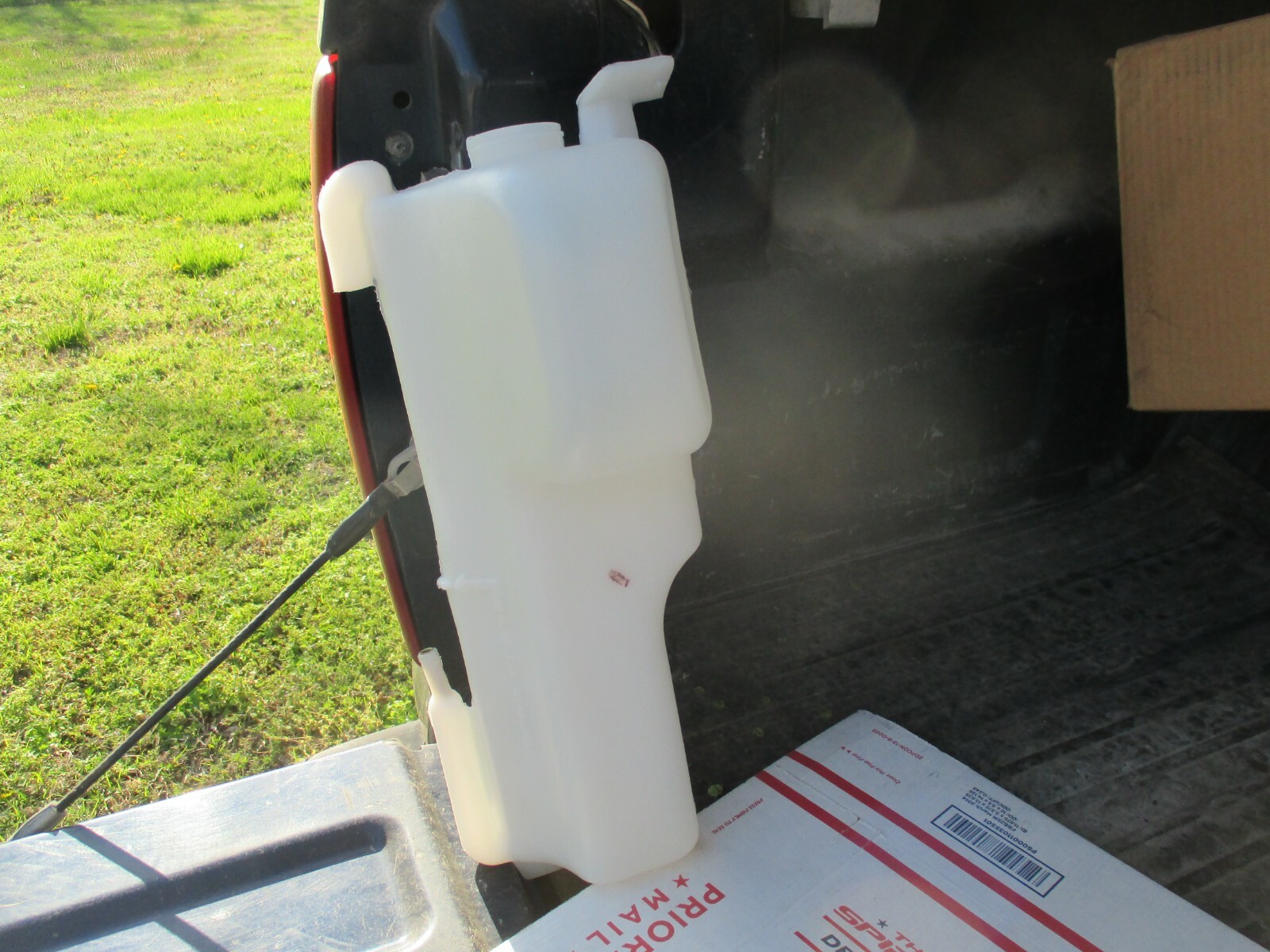 GM OEM Radiator Coolant-recovery Tank Coolant Overflow 15595742  