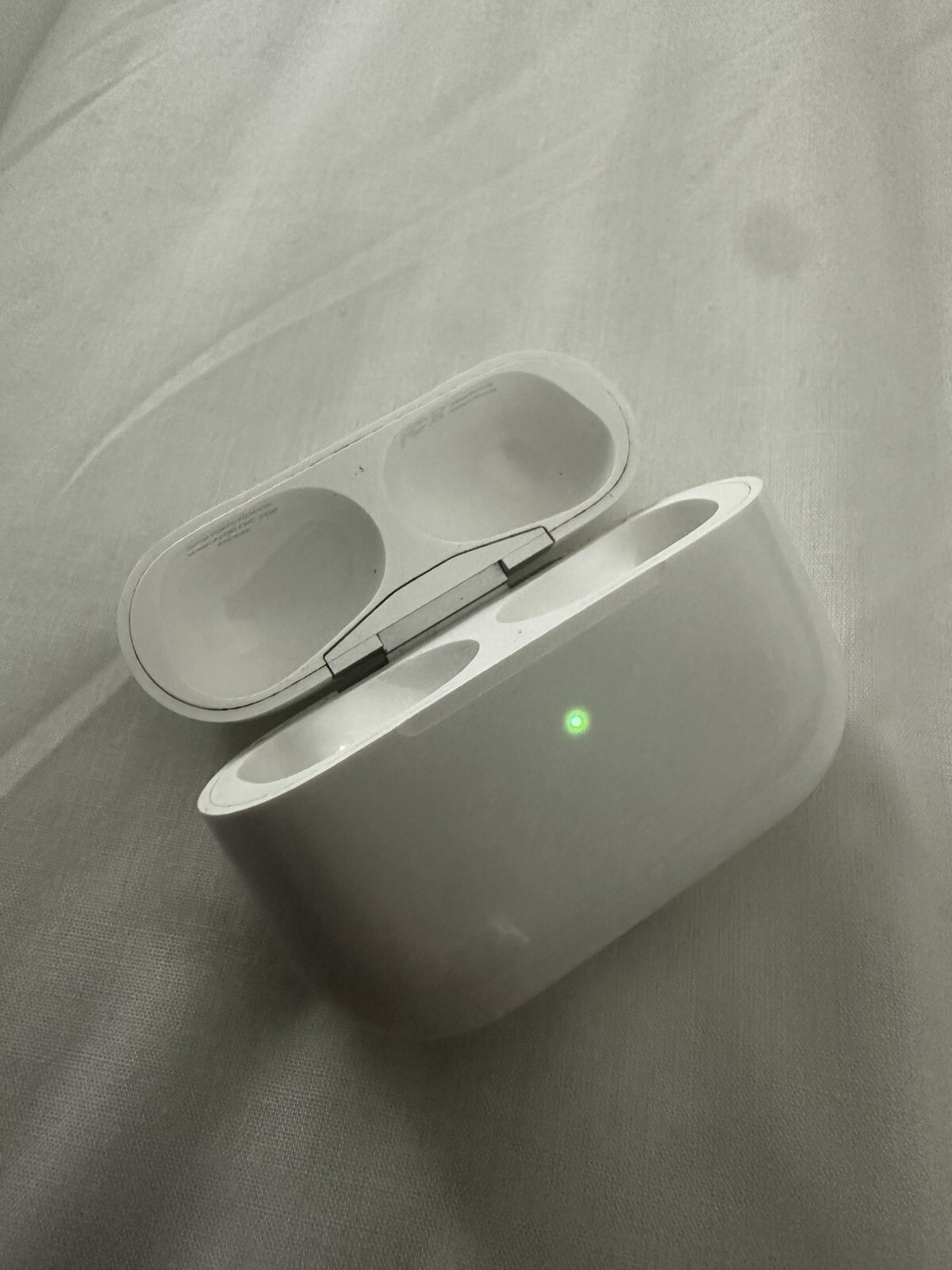Apple Airpods Pro Replacement Case in Excellent Condition-image