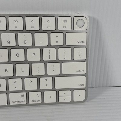 Apple Magic Keyboard with Touch ID and USB-C (A3118) - Excellent