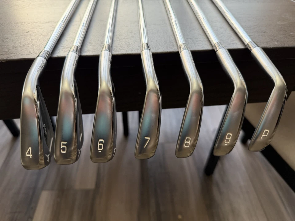 Mizuno JPX 923 Forged Right-Handed 4-PW - Excellent Used Condition - Image 2 of 4