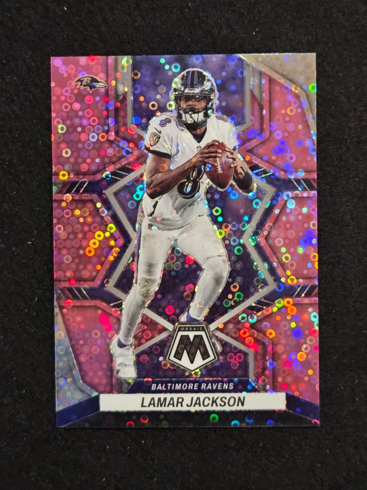 2022 Panini Mosaic No Huddle Pink Disco Prizm Lamar Jackson 11/20 SSP Ravens #13