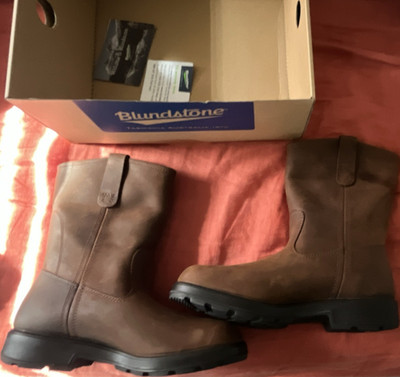 Blundstone Brown Leather Rigger Boots Round  Toe US 10 New w/ Box