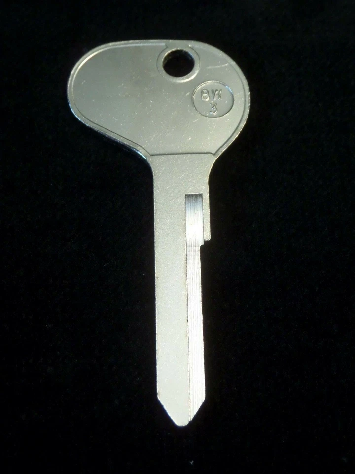 NE8/BW3 FERRARI 2+2 llaves en blanco 1971-1989 365 GT4, 365 GTC/4, 400i, 400GT, 412 BMW Foto 2 de 4