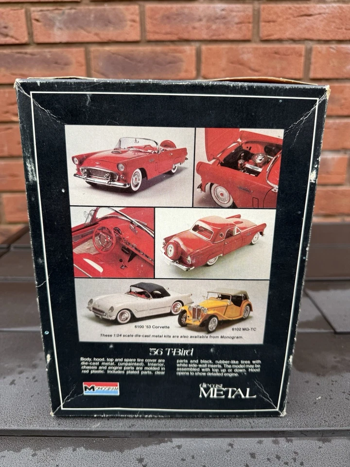 Kit modelo Ford Thunderbird 1:24 monograma 56 - pieza construida Foto 2 de 4