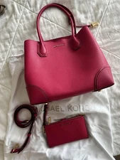 MICHAEL KORS STUDIO Mercer Corner Handbag w/ Wallet