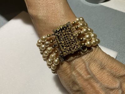 Vintage MIRIAM HASKELL Bracelet multi  Strand PEARL GILT FILIGREE Baroque SIGNED