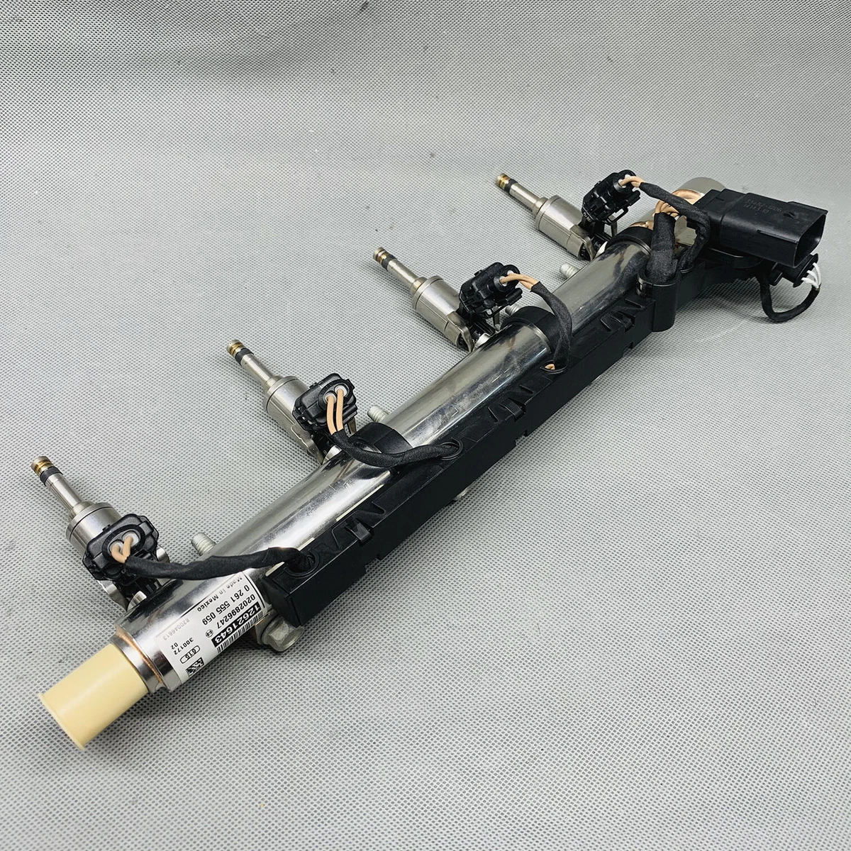 OE Fuel Injection Rail Assembly 12621643 For Buick Regal Verano
