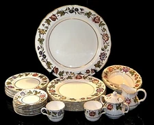 Vintage Royal Worcester "Virginia" #Z 2307 Bone China Dinnerware 