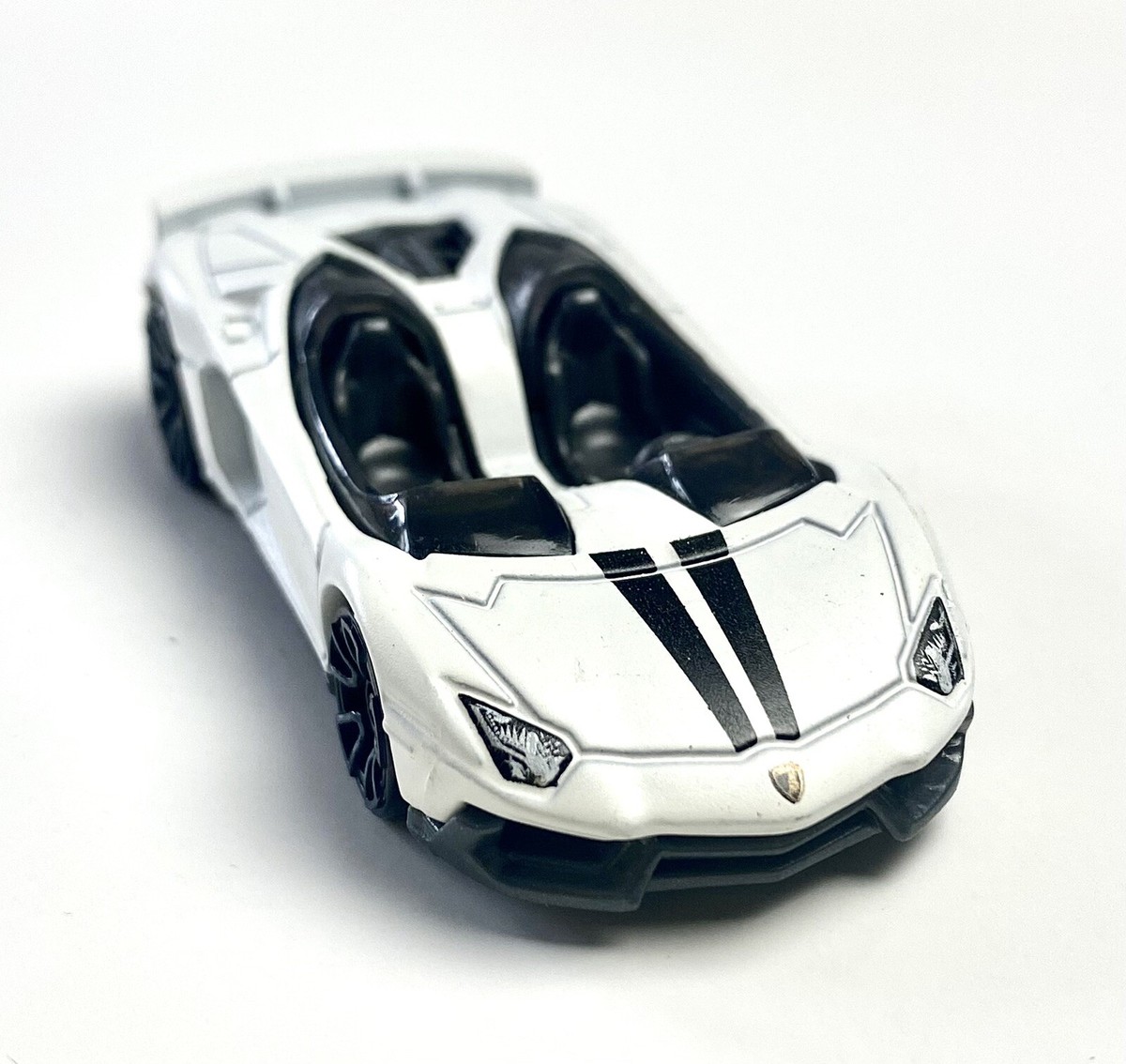 J-collection ホワイトバン ミニカー 1/43 Hot Wheels Lamborghini Aventador J White 1:64 **LOOSE** | eBay