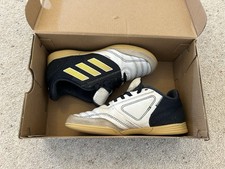 Zapatillas de Interior ADIDAS Top Sala - Niños Talla 13K - Blanco y Azul Marino - Buen Estado