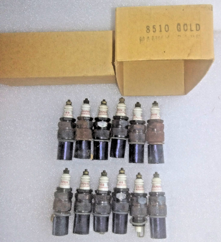 12 Champion NOS 49 Spark Plugs 8510 Gold on Generic Box Unused 1950s?