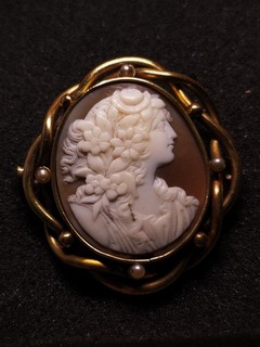 9ct gold Shell Cameo Brooch Chloris Pls Read Description First