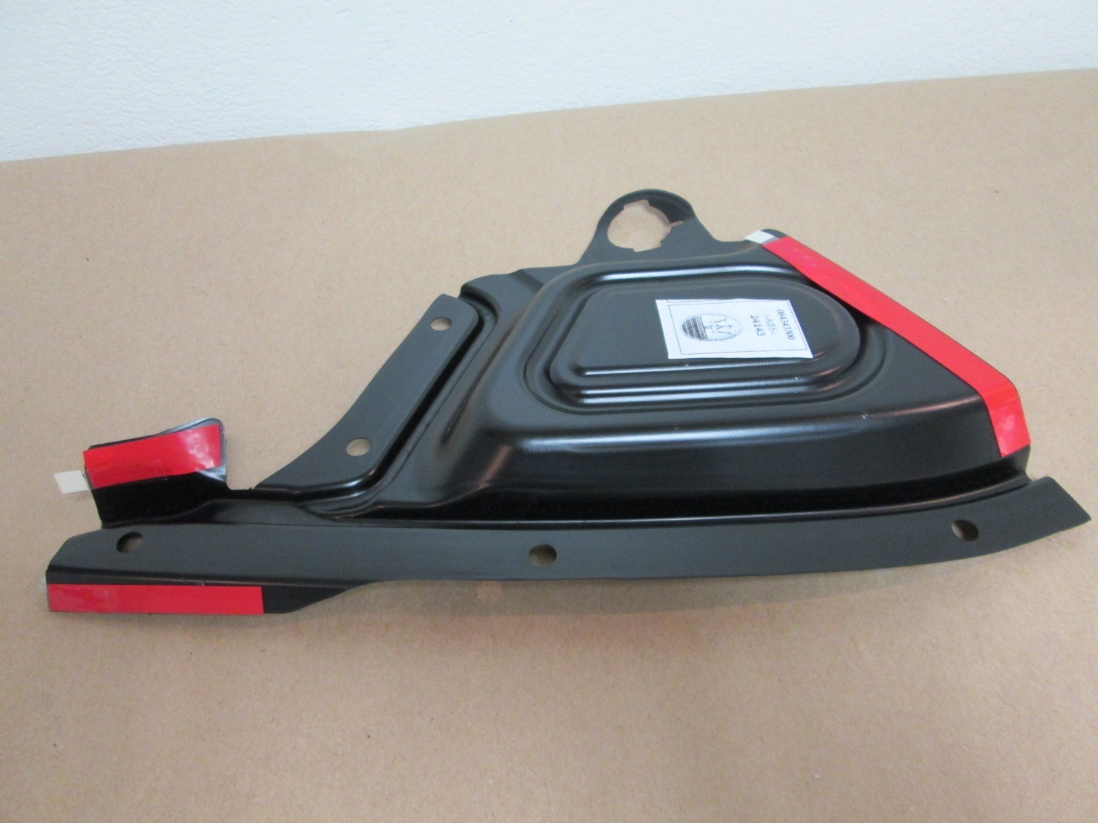 Maserati Gran Turismo - RH Roof / Top Cover Guard  #  900028061