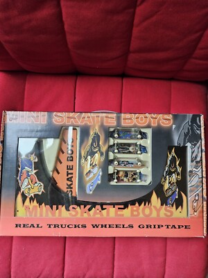 Vintage Mini Skate Boys Fingerboards Ramp Tech Deck New Sealed Workshop Girl 