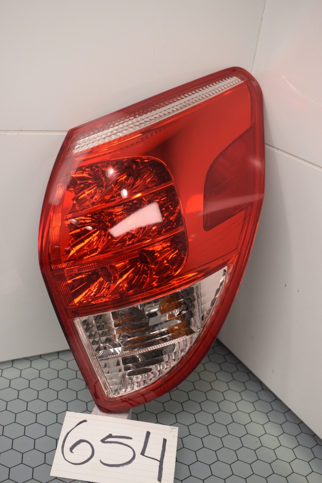 06 07 08 Toyota Rav4 PASSENGER Side Tail Light Used Rear Lamp #654-T