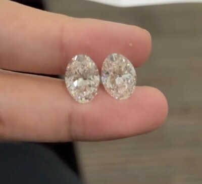 2 Ct Shape Oval Cut White  Colour D Grade VVS1 + 1 Free Gift
