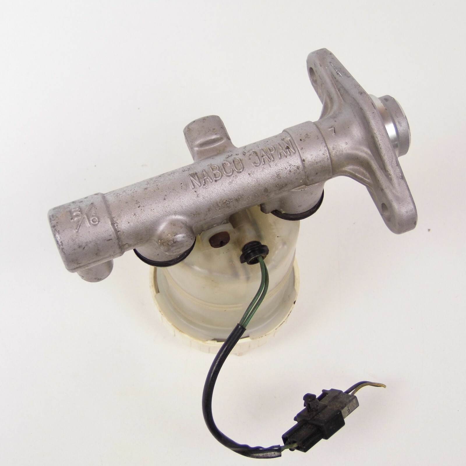 MB857390 Mitsubishi OEM Genuine Cylinder ASSY Brake Master for 